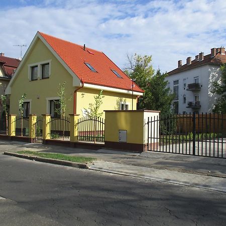 Poroszlay Apartman デブレツェン エクステリア 写真